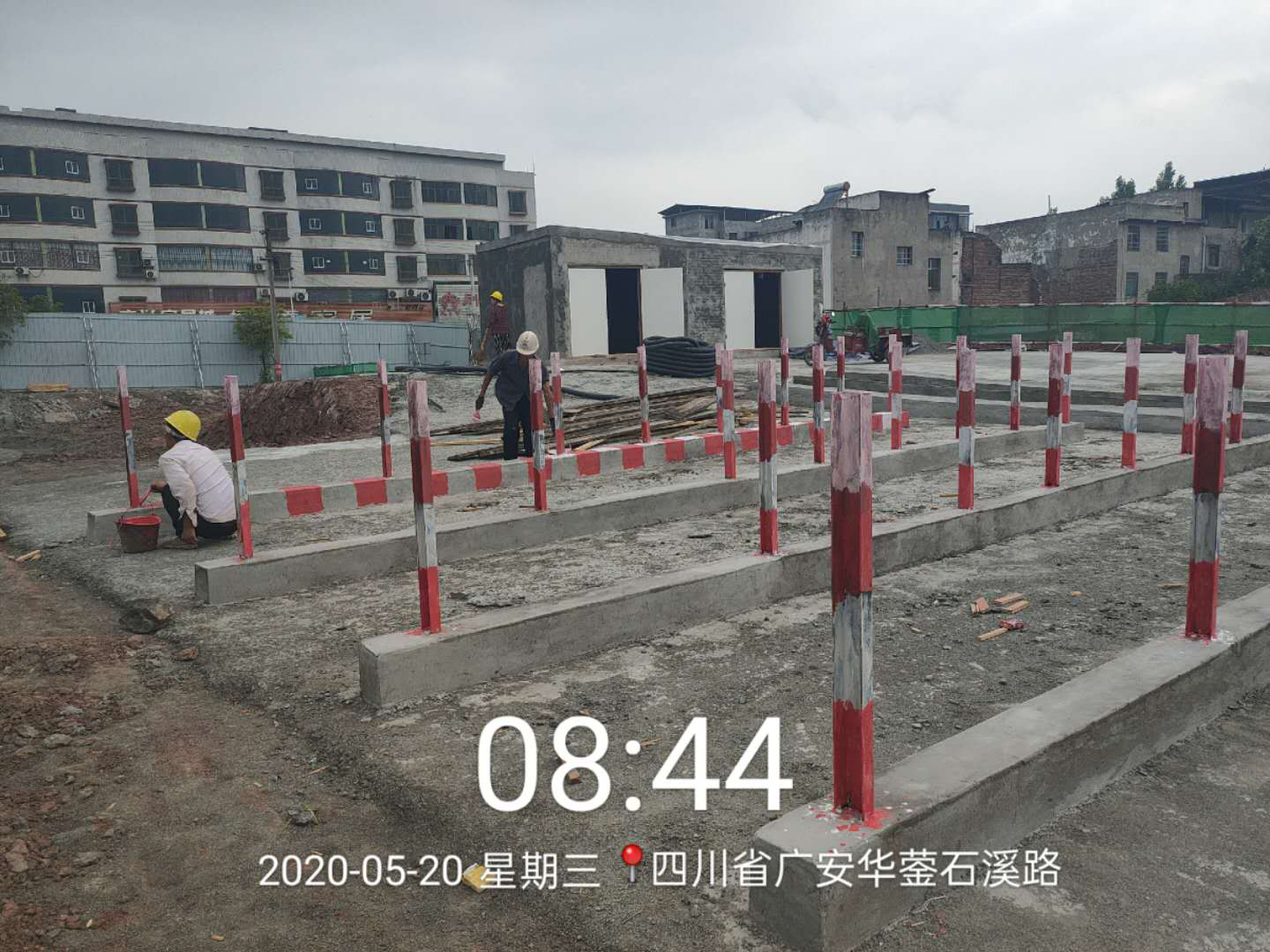 華鎣市高興鎮(zhèn)城鎮(zhèn)危舊房改造項目的安全文明施工形象展示